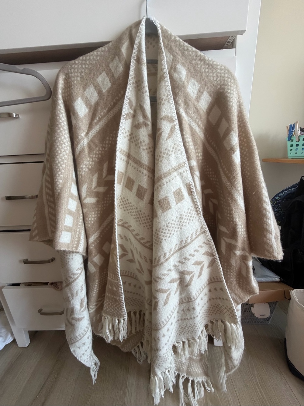 Francesca's Collections Beige & Cream Patterned Knit blanket scarf with Fringe
